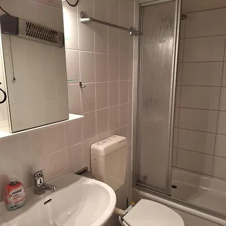 Grosszuegiges Mit Blick Zum Park Inkl Klimaanlage *